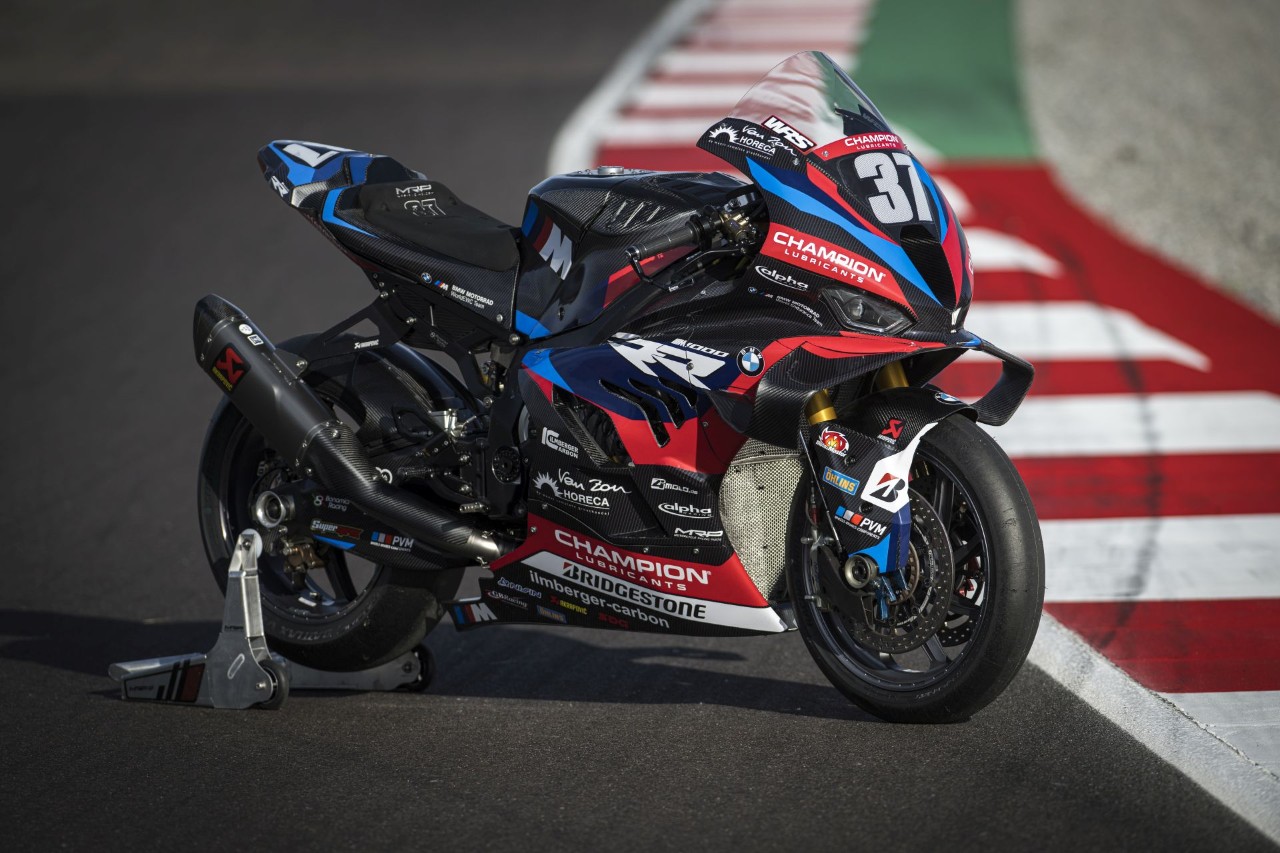 DueruoteTG #238 - Abbiamo guidato in pista la BMW che corre in SBK! 